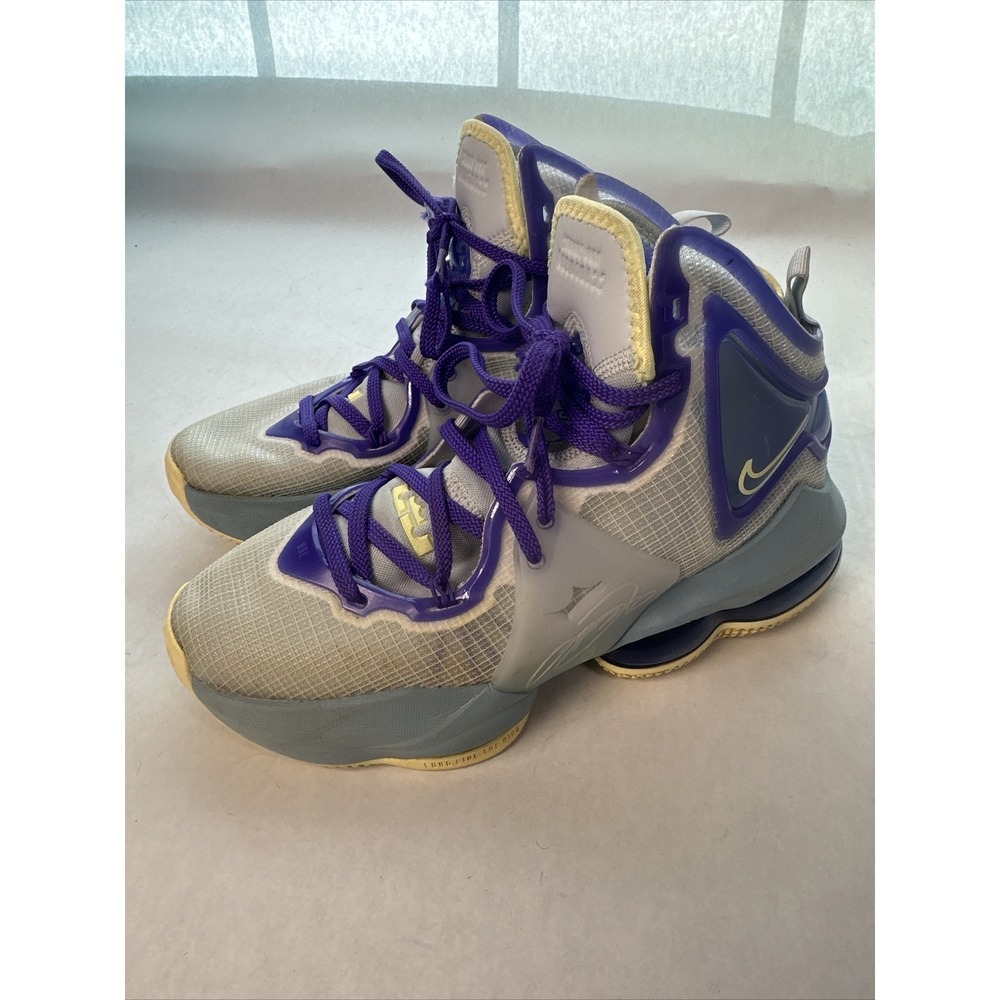Nike Lebron XIX 19 Aura Citron Basketball Shoes DD0418-412 Youth Size 6Y